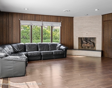 988 Woodgate Avenue - Photo Thumbnail 11