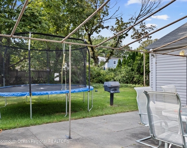 988 Woodgate Avenue - Photo Thumbnail 22