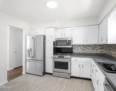 546 George Road - Photo Thumbnail 5