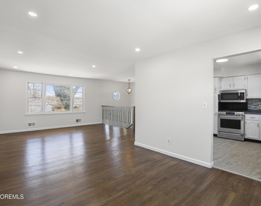 546 George Road - Photo Thumbnail 4