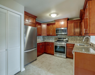 92 Tulip Lane - Photo Thumbnail 1