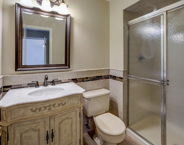 92 Tulip Lane - Photo Thumbnail 8