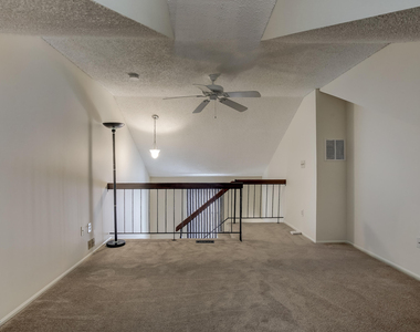 92 Tulip Lane - Photo Thumbnail 12