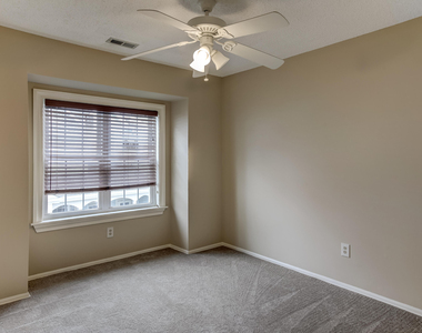 92 Tulip Lane - Photo Thumbnail 9