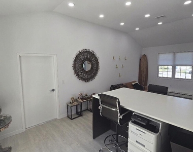 1314 Sunset Avenue - Photo Thumbnail 10