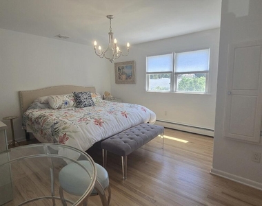 1314 Sunset Avenue - Photo Thumbnail 13