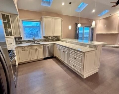 403 Cedar Avenue - Photo Thumbnail 3