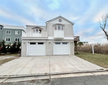 403 Cedar Avenue - Photo Thumbnail 2