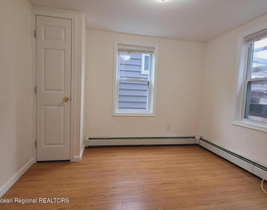 218 Porter Avenue - Photo Thumbnail 14