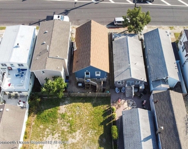 218 Porter Avenue - Photo Thumbnail 3