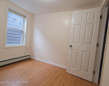 218 Porter Avenue - Photo Thumbnail 12