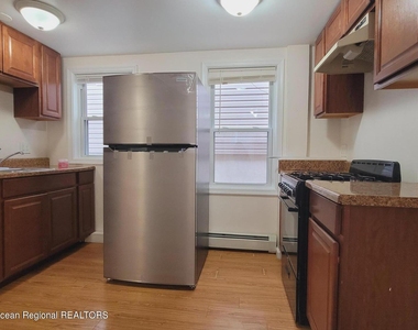 218 Porter Avenue - Photo Thumbnail 4