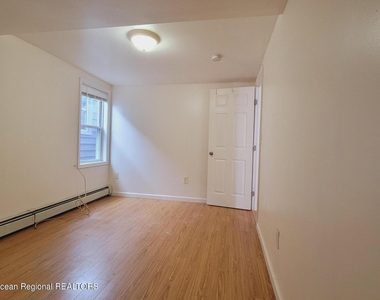 218 Porter Avenue - Photo Thumbnail 10