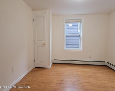 218 Porter Avenue - Photo Thumbnail 13