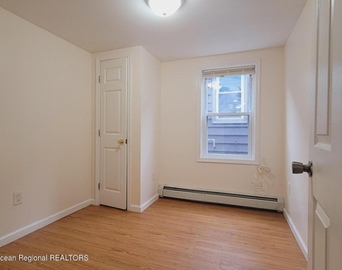 218 Porter Avenue - Photo Thumbnail 11