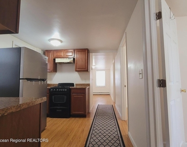 218 Porter Avenue - Photo Thumbnail 5