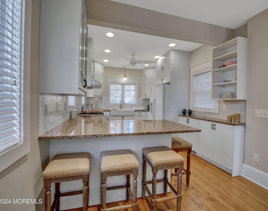 106 10th Avenue - Photo Thumbnail 3