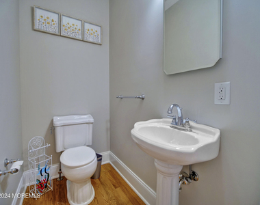 106 10th Avenue - Photo Thumbnail 8