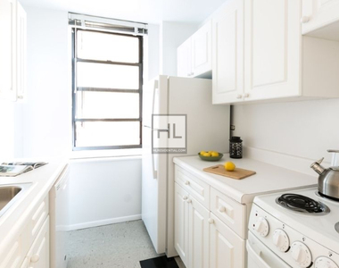 West 34th Street - Photo Thumbnail 1
