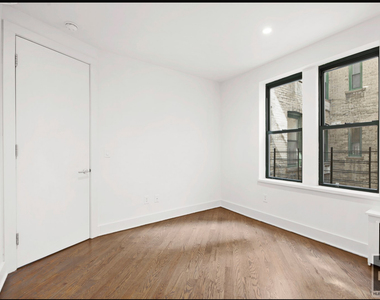 East 70 Street - Photo Thumbnail 5