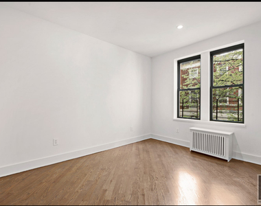 East 70 Street - Photo Thumbnail 3