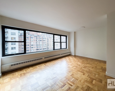East 55 Street - Photo Thumbnail 2