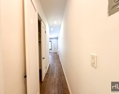 East 80 Street - Photo Thumbnail 4