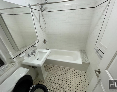 West 79 Street - Photo Thumbnail 2