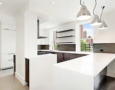 East 80th Street - Photo Thumbnail 7