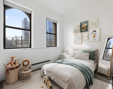 West 34th Street - Photo Thumbnail 3