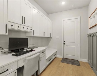 711 Lexington Lane - Photo Thumbnail 9