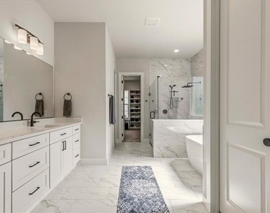 711 Lexington Lane - Photo Thumbnail 14