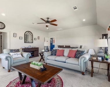 711 Lexington Lane - Photo Thumbnail 24