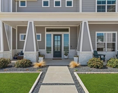 711 Lexington Lane - Photo Thumbnail 3