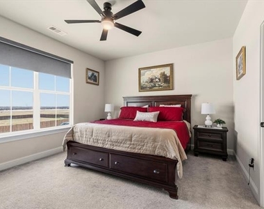 711 Lexington Lane - Photo Thumbnail 27