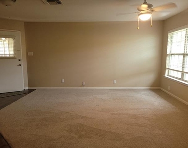 1004 W Wall Street W - Photo Thumbnail 1