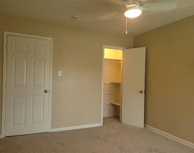 1004 W Wall Street W - Photo Thumbnail 8