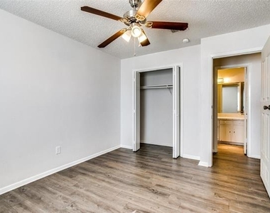 105 Peach Street - Photo Thumbnail 8