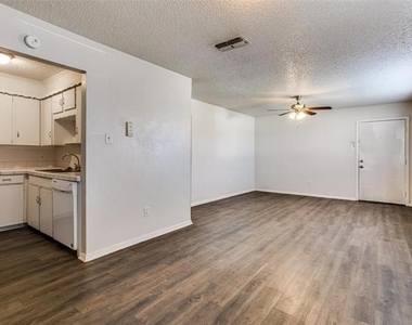 105 Peach Street - Photo Thumbnail 3