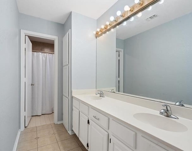 504 Hilldale Street - Photo Thumbnail 12