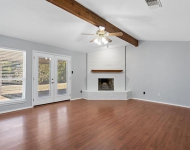 504 Hilldale Street - Photo Thumbnail 2