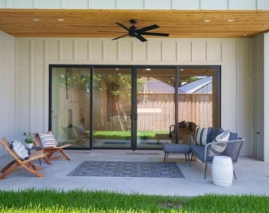 5836 Kenwood Avenue - Photo Thumbnail 35