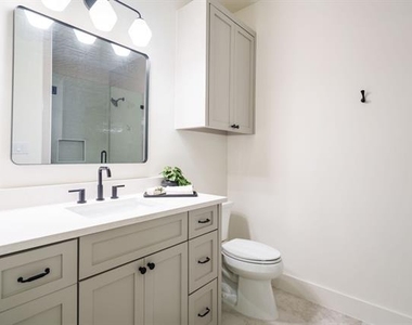 5836 Kenwood Avenue - Photo Thumbnail 29