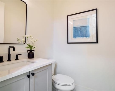 5836 Kenwood Avenue - Photo Thumbnail 15