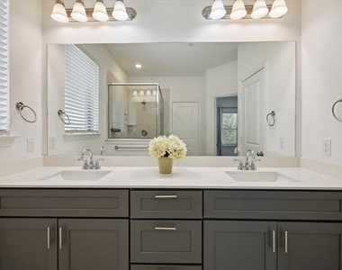 4261 Shavano Drive - Photo Thumbnail 17