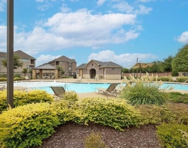 4261 Shavano Drive - Photo Thumbnail 31