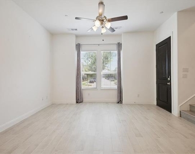 4261 Shavano Drive - Photo Thumbnail 7