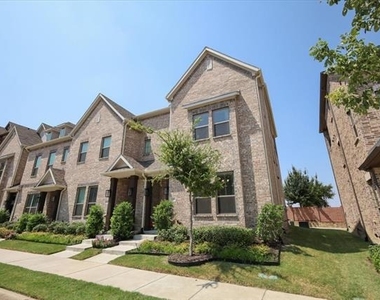 4261 Shavano Drive - Photo Thumbnail 2