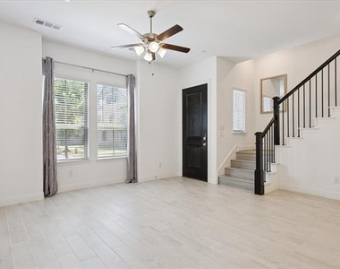 4261 Shavano Drive - Photo Thumbnail 5