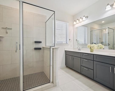 4261 Shavano Drive - Photo Thumbnail 16
